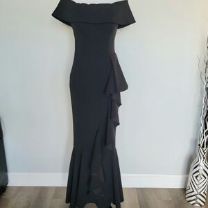 Betsy & Adam Black Strapless Ruffle  Formal Wedding Guest Gala Zip Up Gown Sz 4